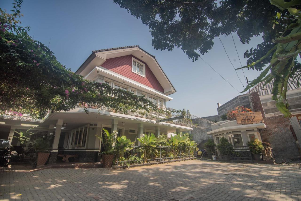 Hotel Front One Boutique Baluran Malang Exterior foto
