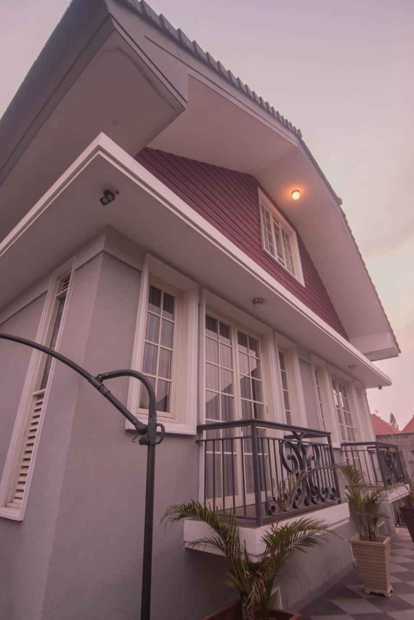 Hotel Front One Boutique Baluran Malang Exterior foto