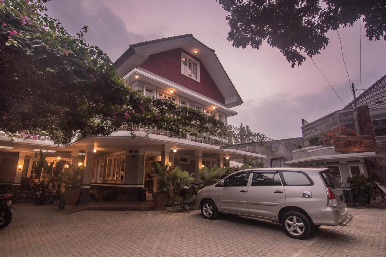 Hotel Front One Boutique Baluran Malang Exterior foto