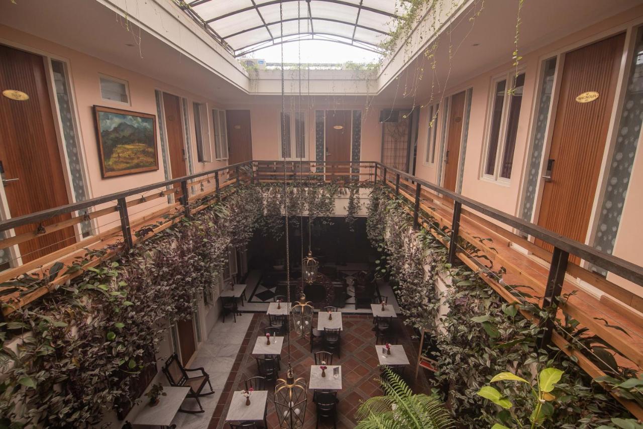 Hotel Front One Boutique Baluran Malang Exterior foto