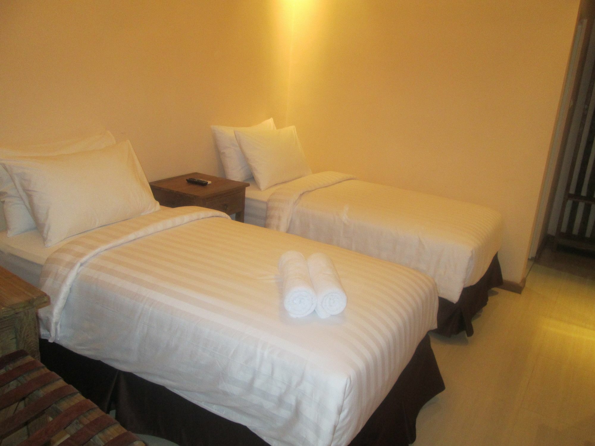 Hotel Front One Boutique Baluran Malang Exterior foto